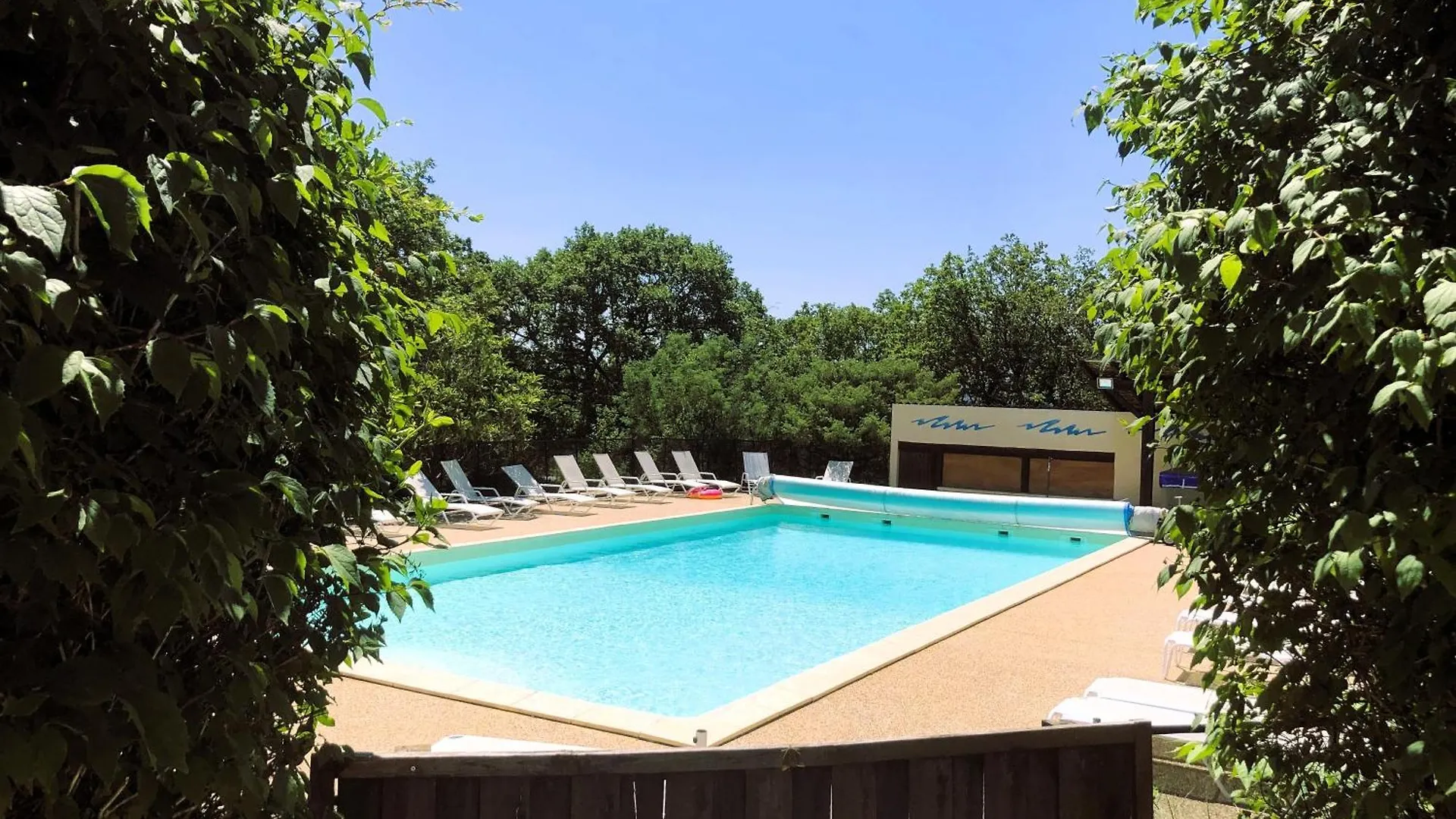 **  Hotel Les Persedes Lavilledieu  Francja