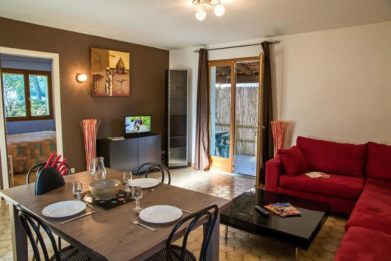 **  Hotel Les Persedes Lavilledieu  Francja