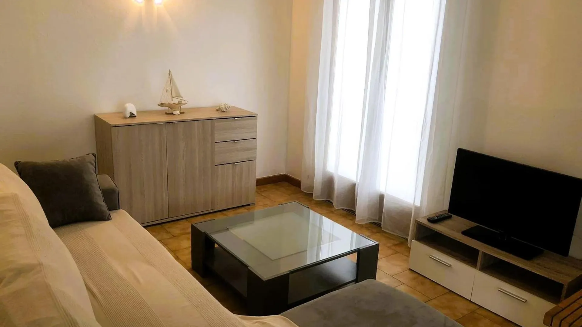 Hotel Les Persedes Lavilledieu  2*, Lavilledieu (Ardeche)